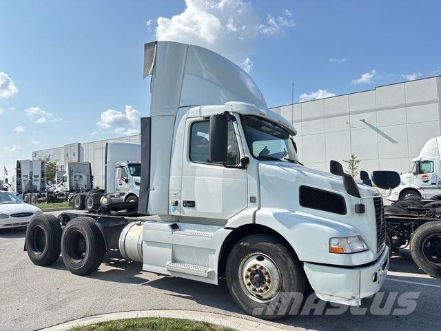 Volvo VNM Sattelzugmaschinen
