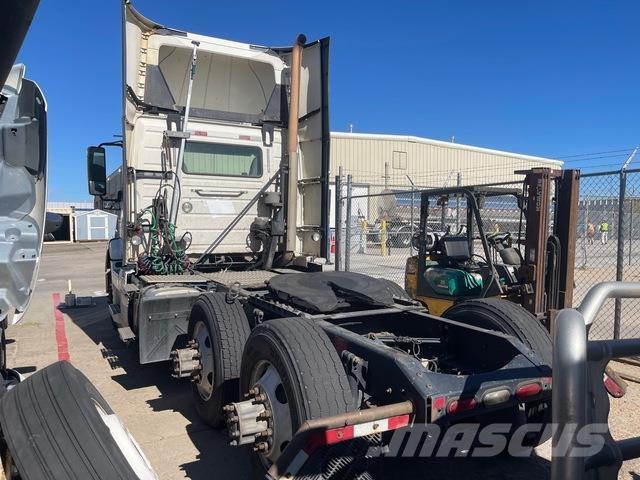 Volvo VNM Sattelzugmaschinen