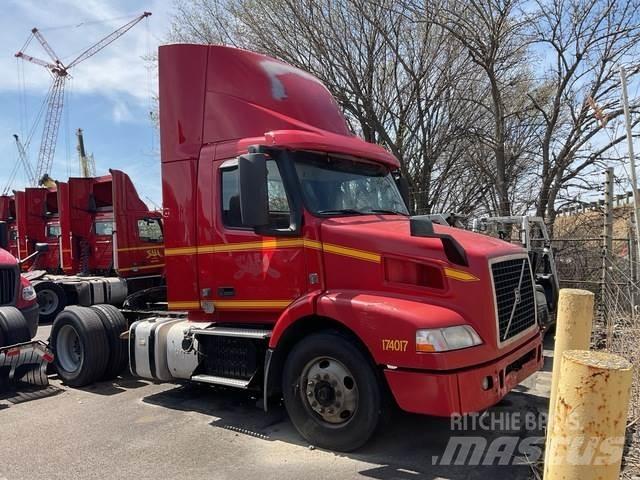 Volvo VNM42T Sattelzugmaschinen