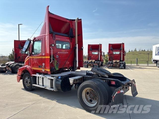 Volvo VNM42T Sattelzugmaschinen