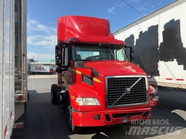 Volvo VNM42T Sattelzugmaschinen