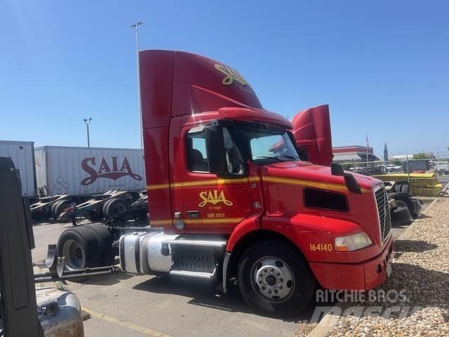 Volvo VNM42T Sattelzugmaschinen