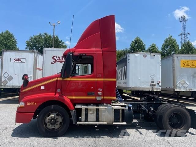 Volvo VNM42T Sattelzugmaschinen