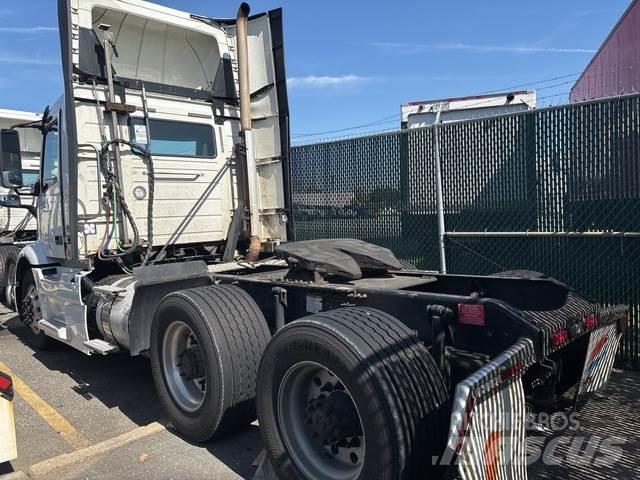 Volvo VNR Sattelzugmaschinen