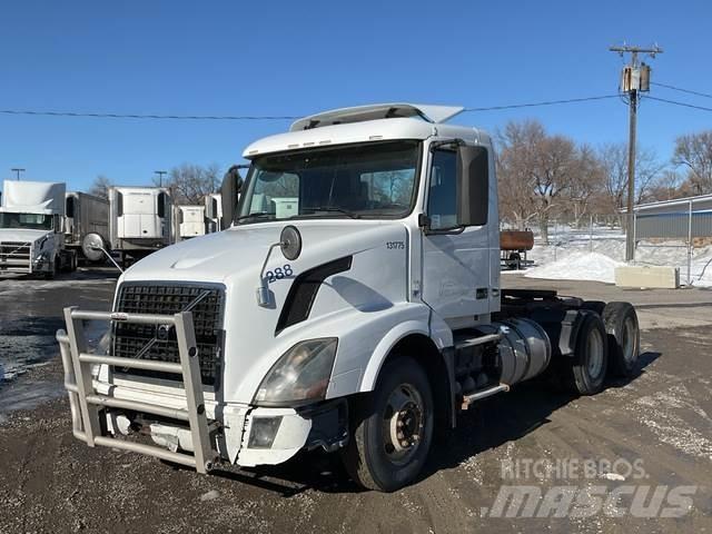 Volvo VNR64T Sattelzugmaschinen