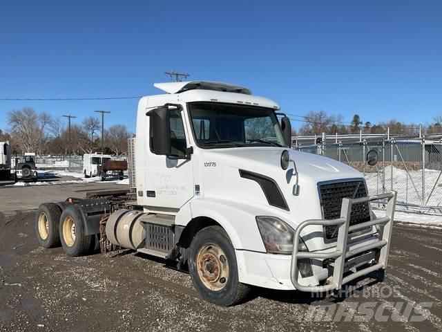 Volvo VNR64T Sattelzugmaschinen