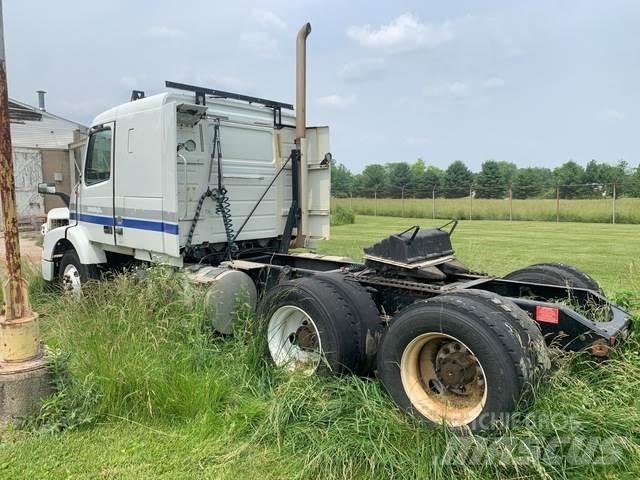 Volvo VNR64T Sattelzugmaschinen