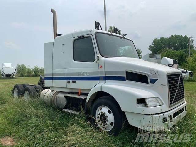 Volvo VNR64T Sattelzugmaschinen