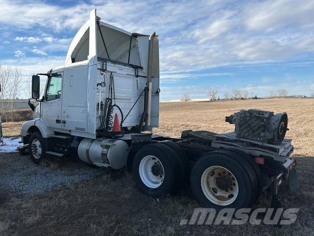 Volvo VNR64T Sattelzugmaschinen