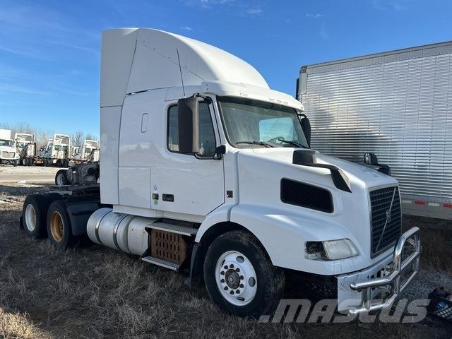 Volvo VNR64T Sattelzugmaschinen
