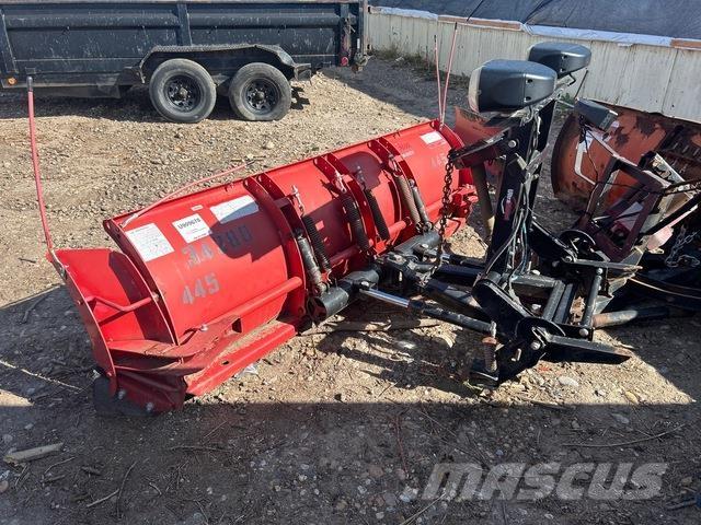 Western  Schneeschilde und -pflüge