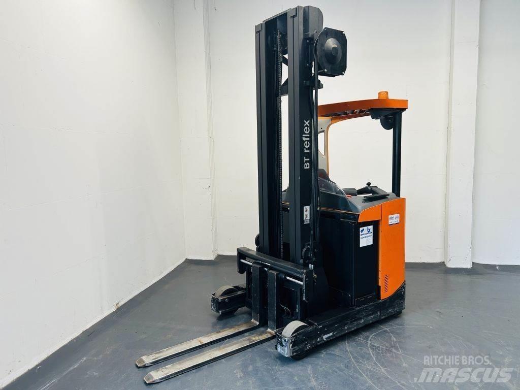 BT RRE160 Schubmaststapler