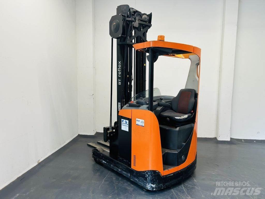 BT RRE160 Schubmaststapler