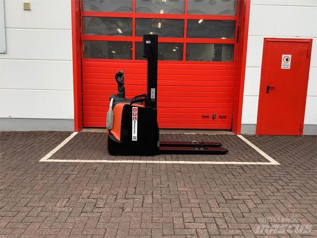 Toyota SPE120 Deichselstapler