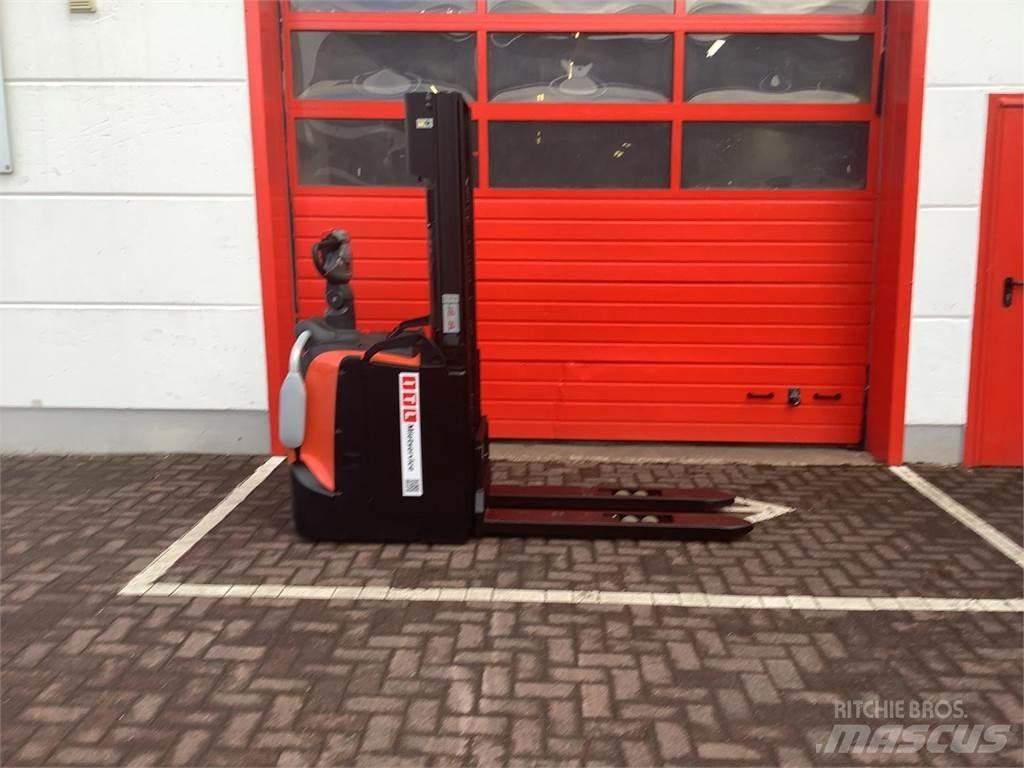 Toyota SPE120 Deichselstapler