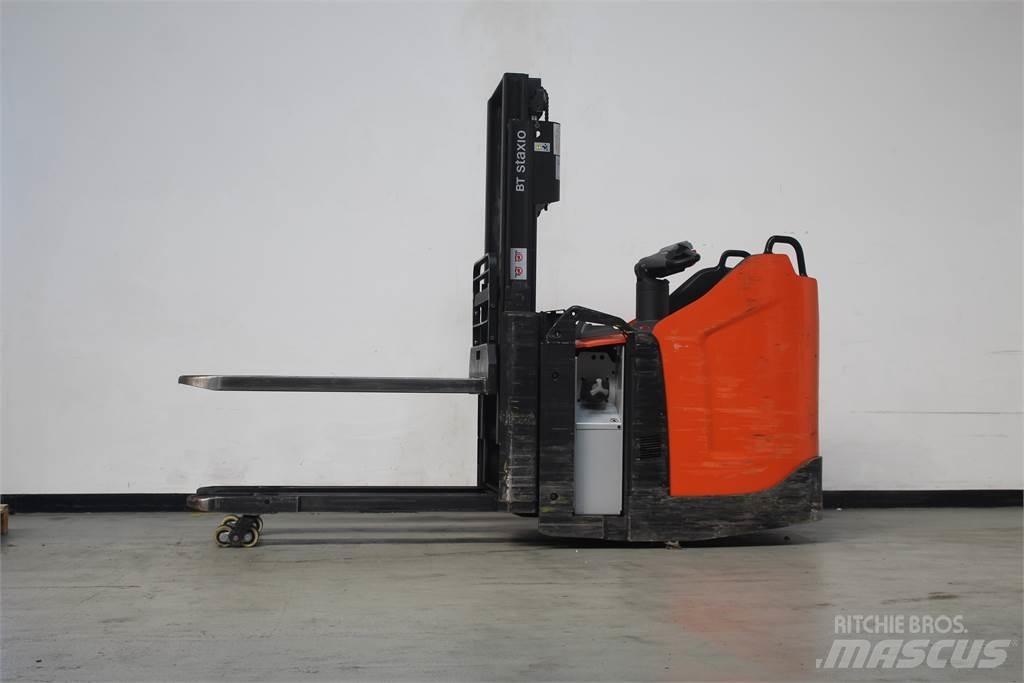 Toyota SPE200D Deichselstapler
