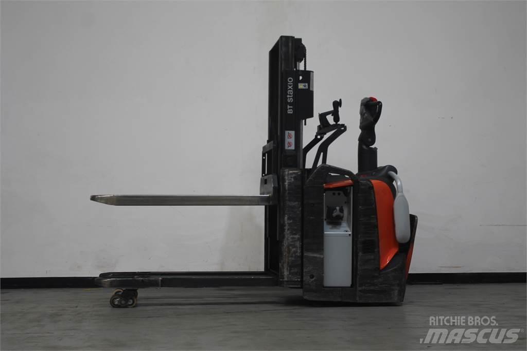 Toyota SPE200D Deichselstapler