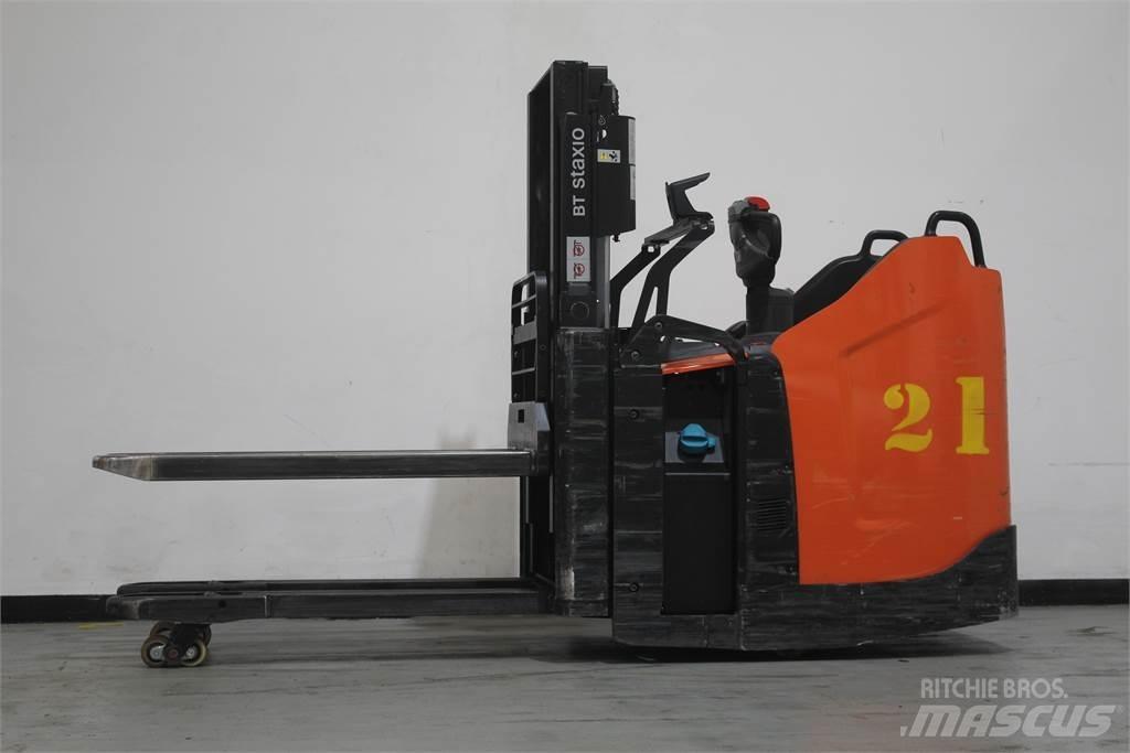Toyota SPE200D Deichselstapler
