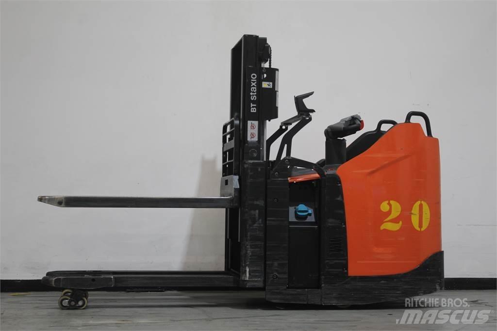 Toyota SPE200D Deichselstapler