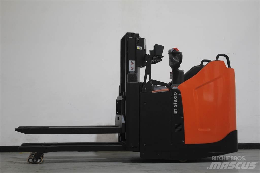 Toyota SPE200D Deichselstapler