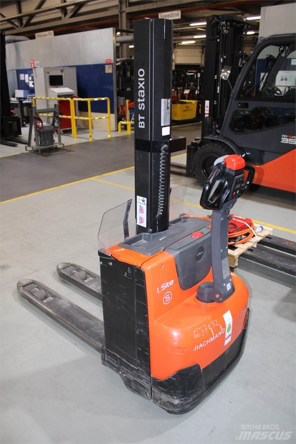 Toyota SWE080L Deichselstapler