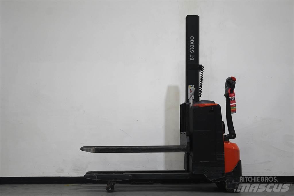 Toyota SWE080L Deichselstapler