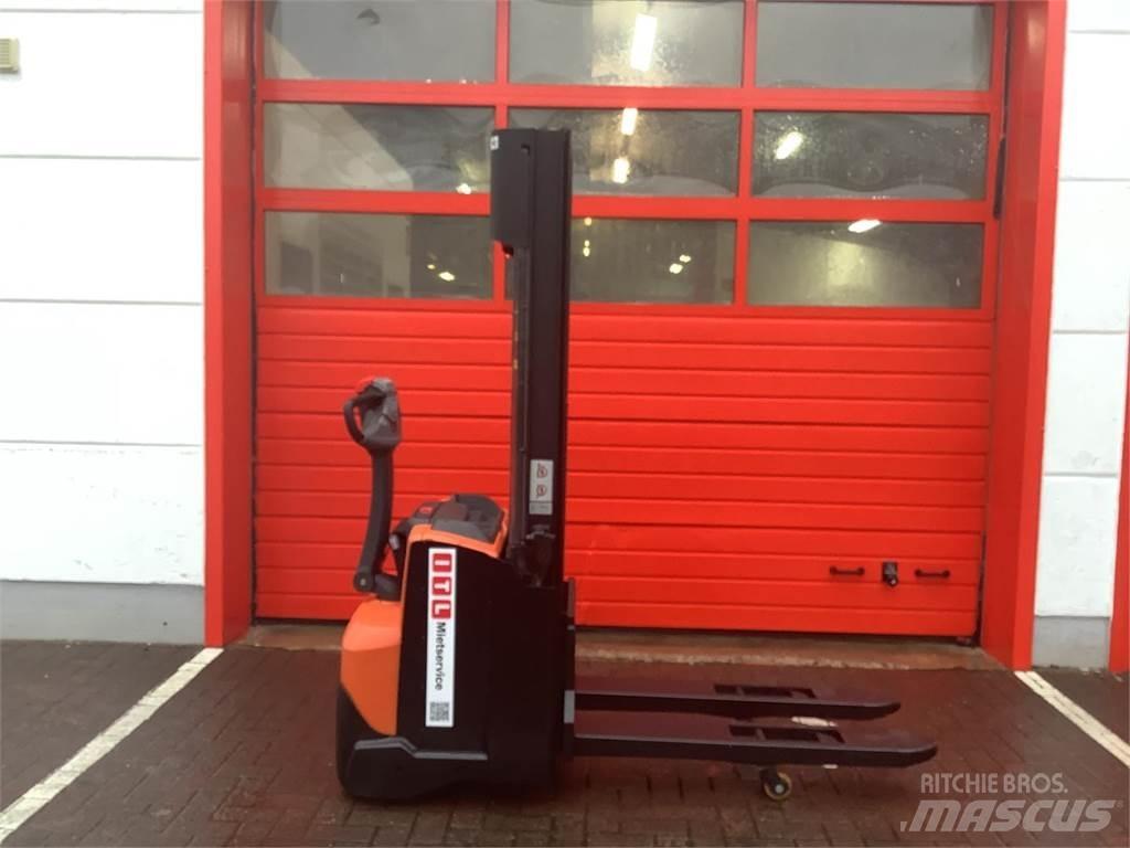 Toyota SWE120L Deichselstapler