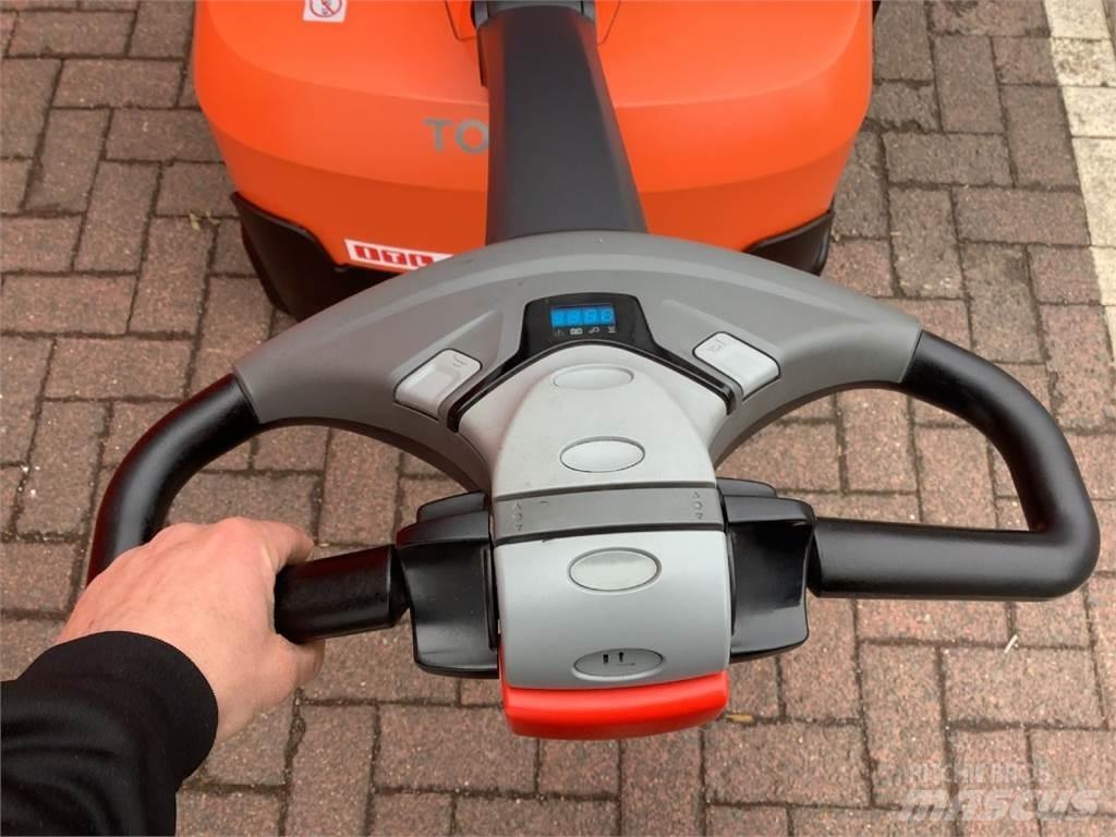 Toyota SWE140 Deichselstapler