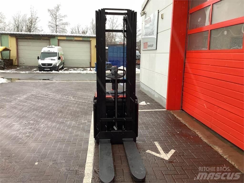 Toyota SWE140L Deichselstapler