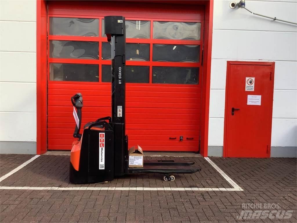 Toyota SWE145L Deichselstapler