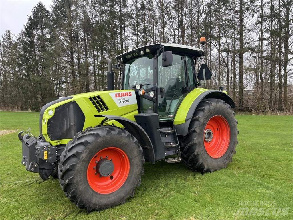 CLAAS ARION 640 Traktoren