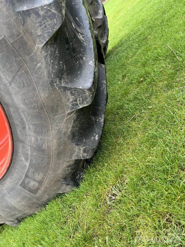 CLAAS ARION 640 Traktoren