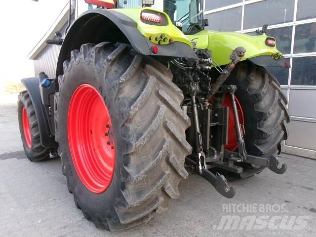 CLAAS AXION 800 Traktoren