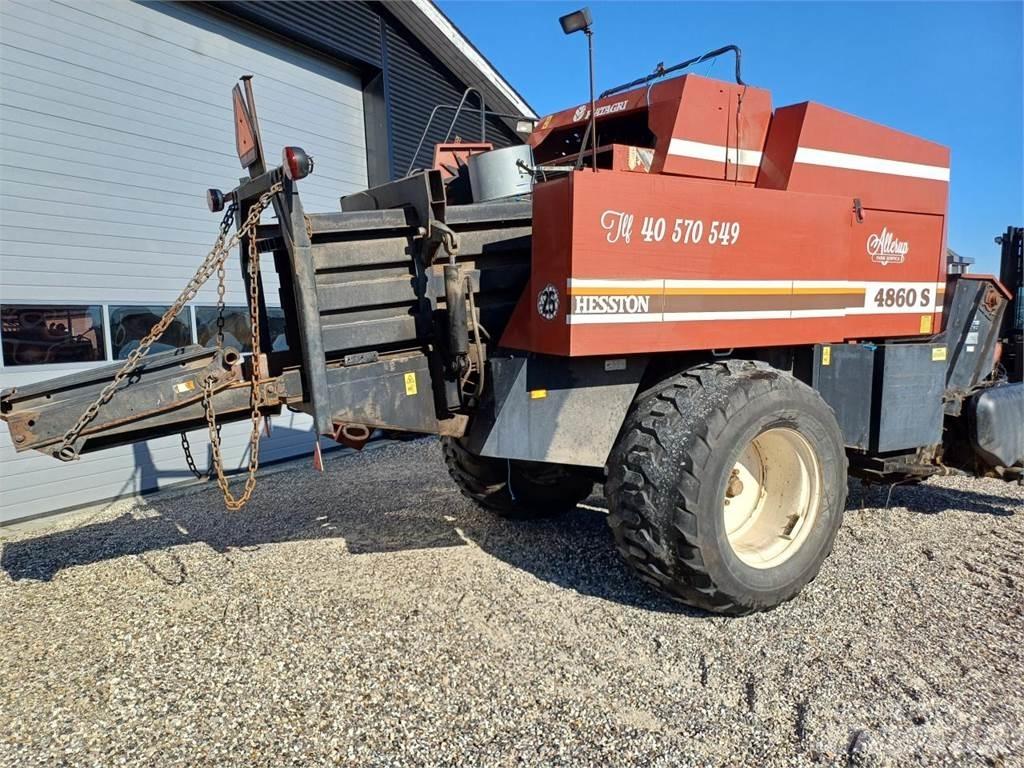 Hesston 4860S Quaderpressen