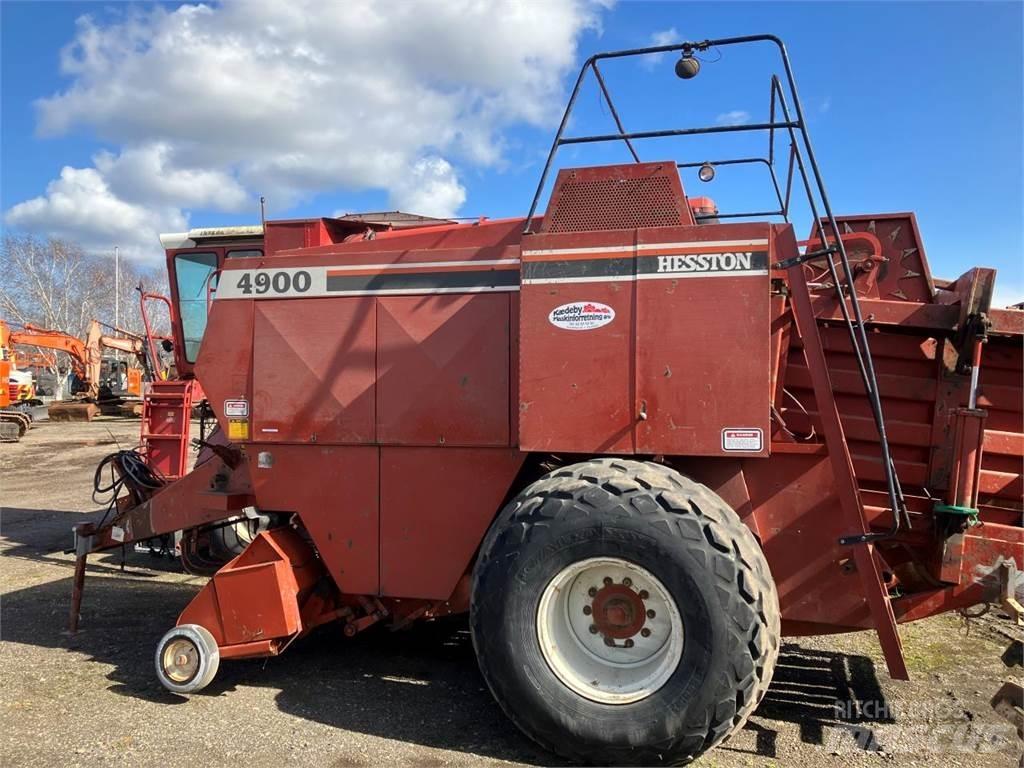 Hesston 4900 Quaderpressen