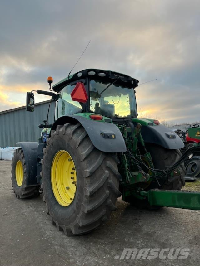 John Deere 6215R Traktoren