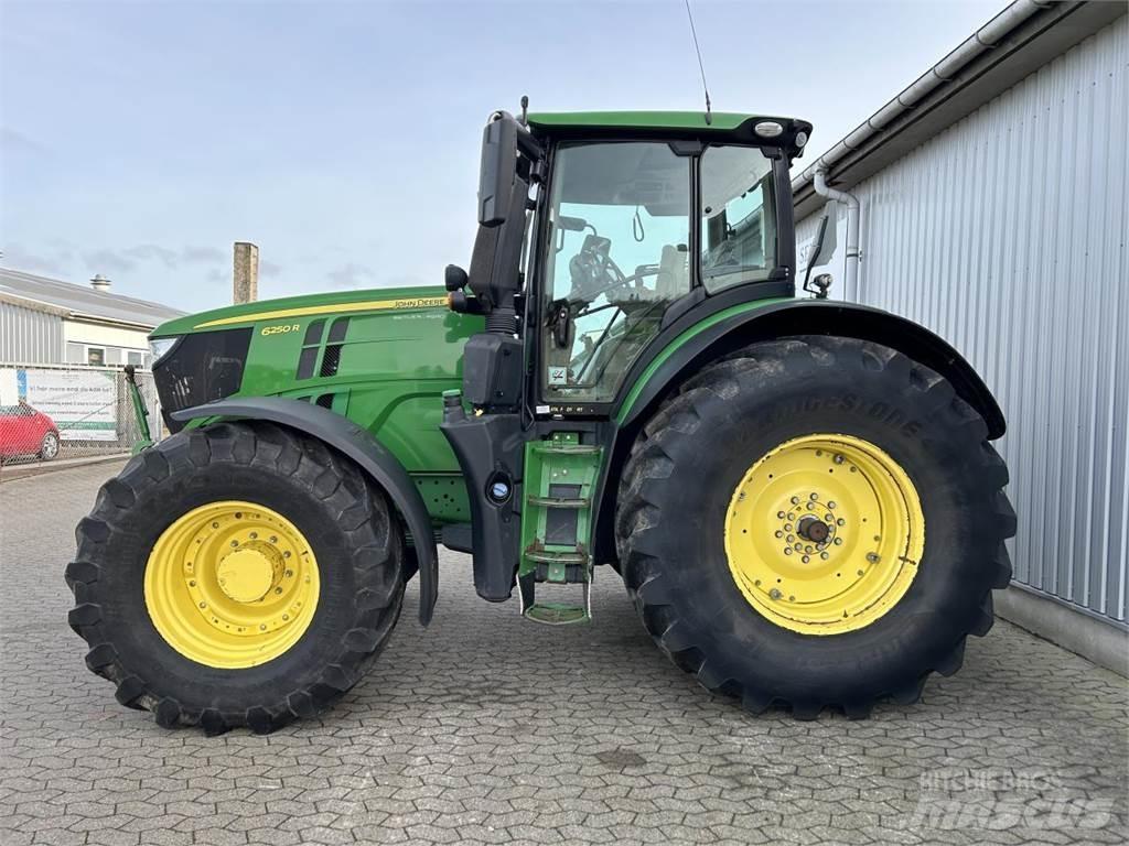 John Deere 6250R Traktoren