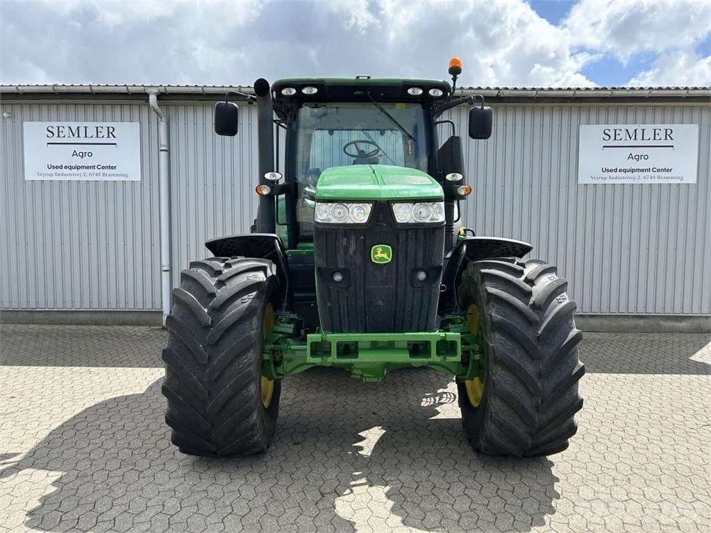 John Deere 7230R Traktoren
