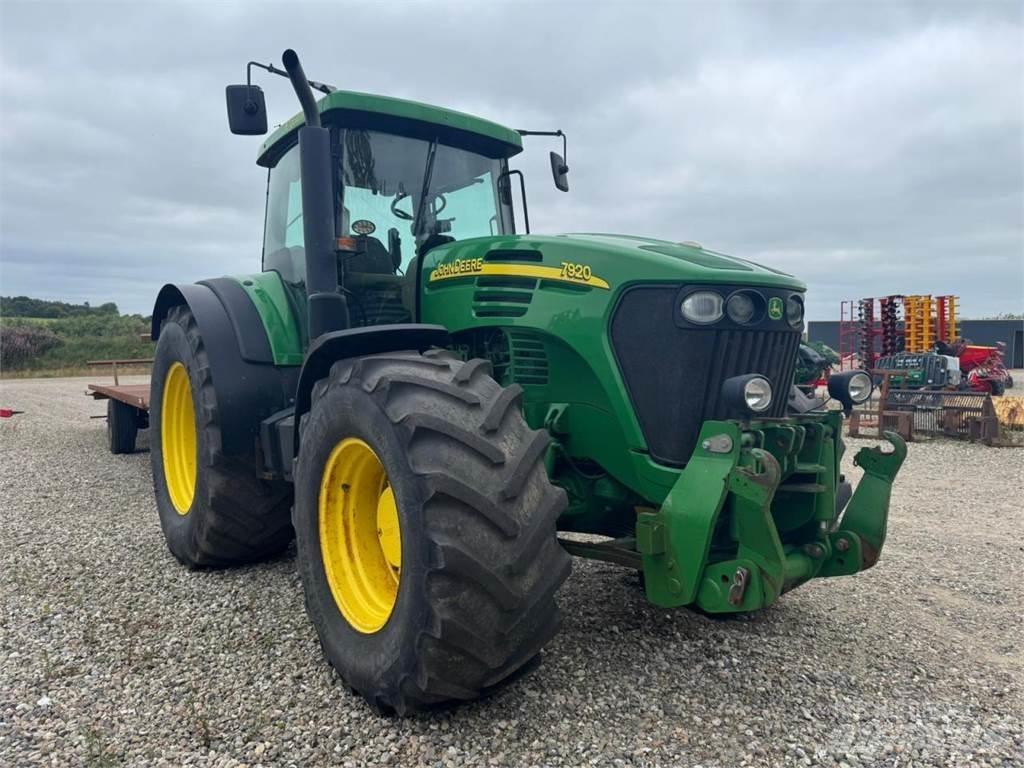John Deere 7920 Traktoren