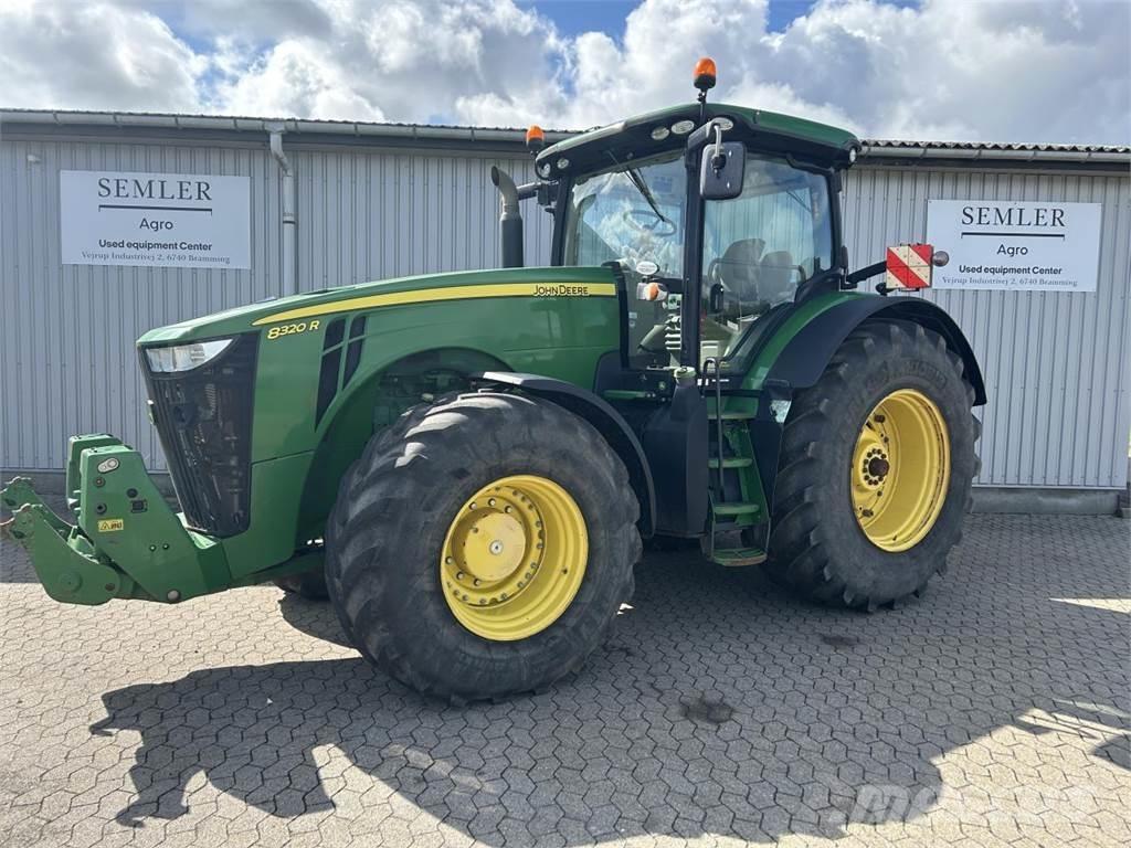 John Deere 8320R Traktoren