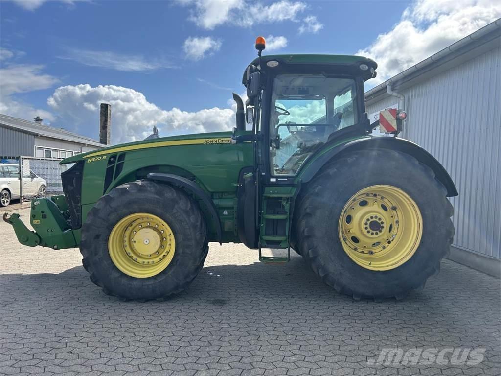 John Deere 8320R Traktoren