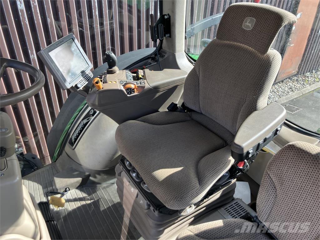 John Deere 8320R Traktoren