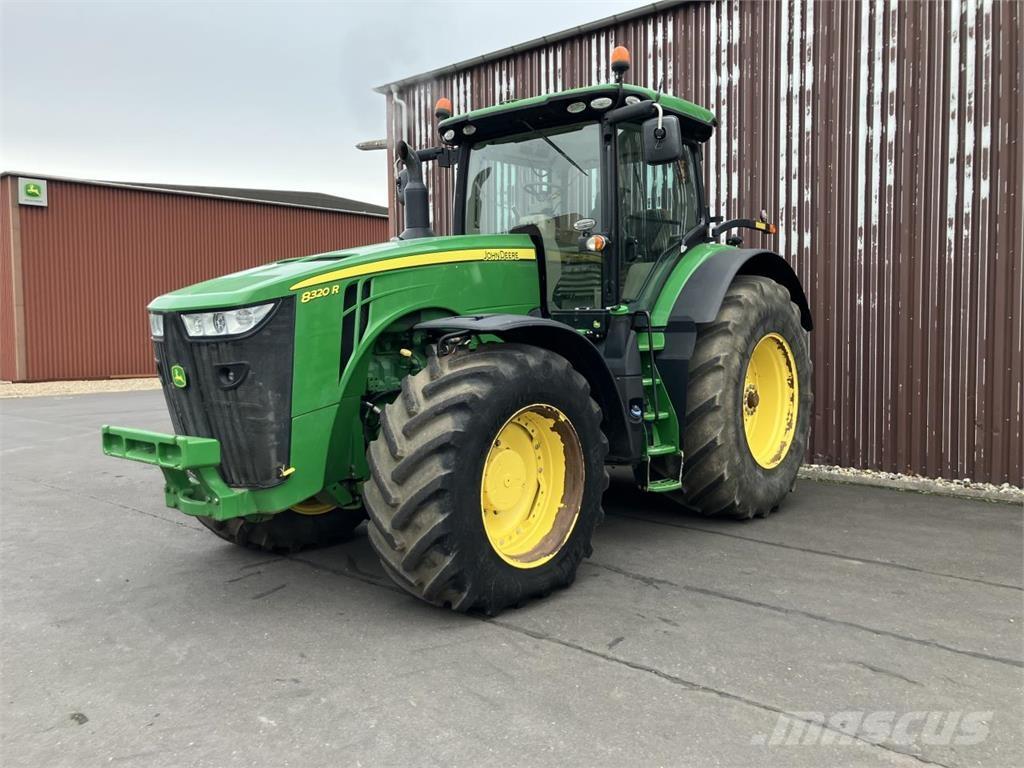 John Deere 8320R Traktoren