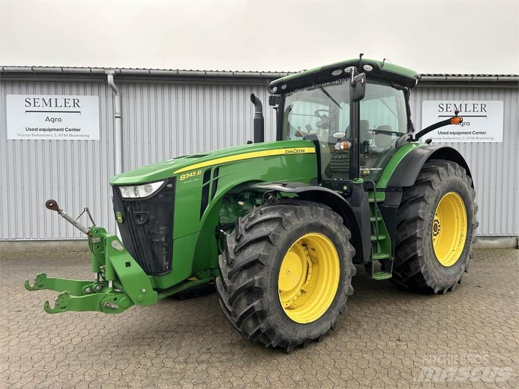 John Deere 8345R Traktoren