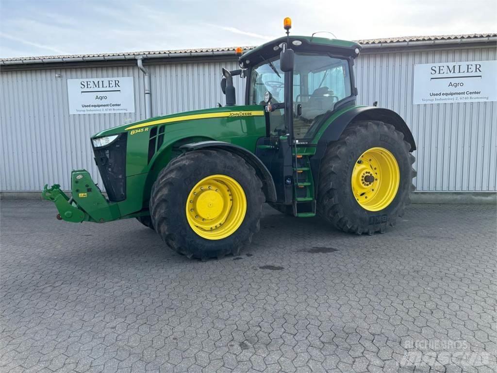 John Deere 8345R Traktoren