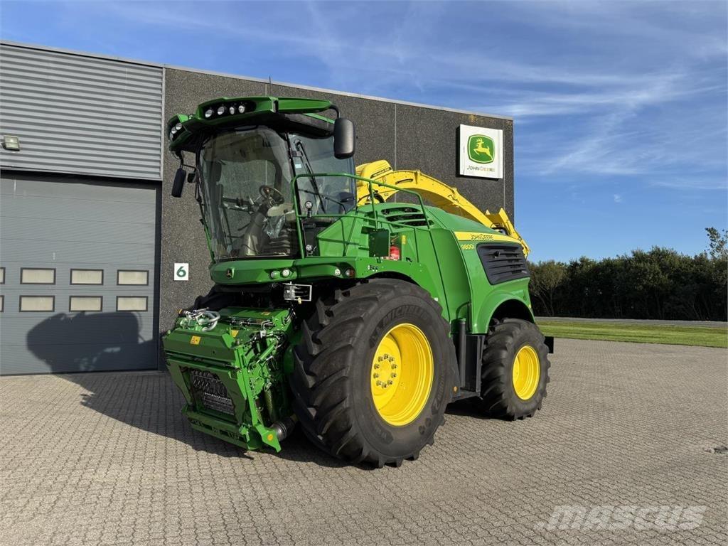 John Deere 9800 Feldhäcksler