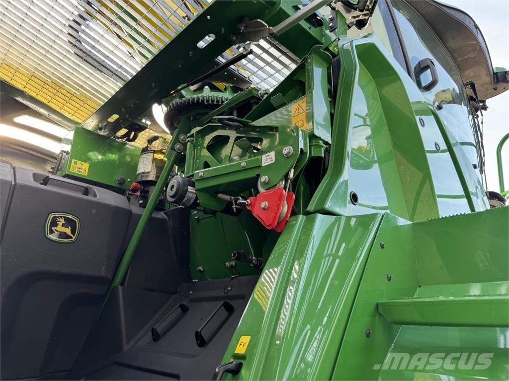 John Deere 9800 Feldhäcksler
