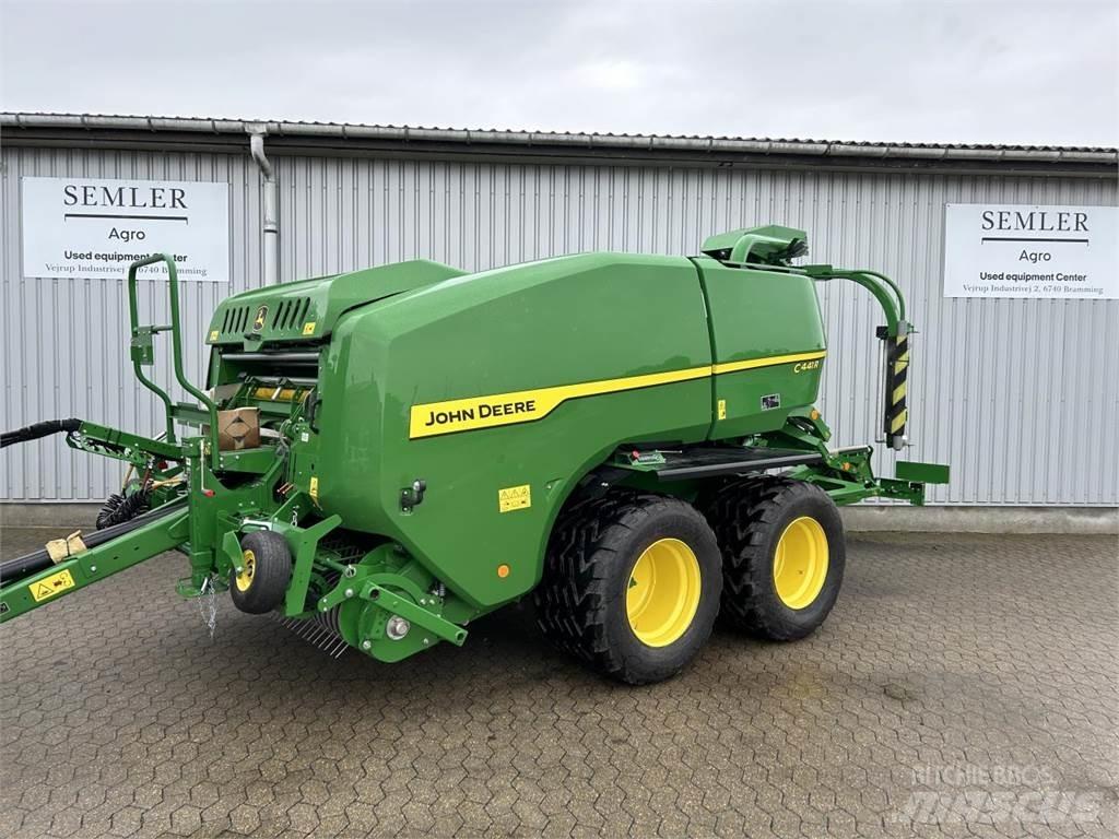 John Deere C441R Rundballenpressen