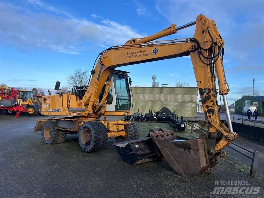 Liebherr 902 Mobilbagger