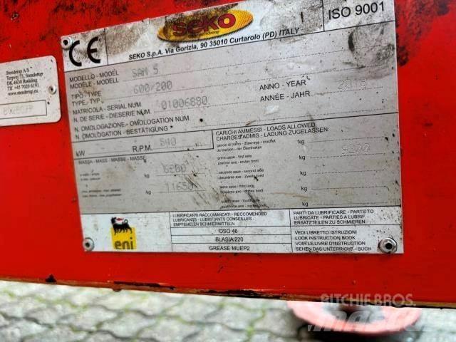 Seko 600/200 Futtermischwagen